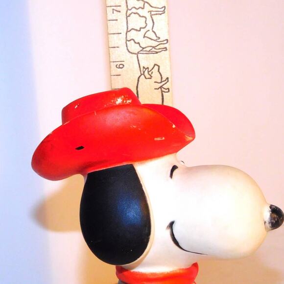 5.5" 60s Vintage Rubber Sheriff Snoopy 1958-1966 United Feature Syndicate Inc. - Picture 5 of 6